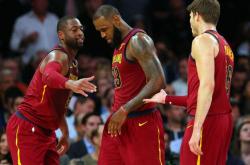 开云体育官网-科沃尔发挥稳定，率队击败对手晋级的简单介绍